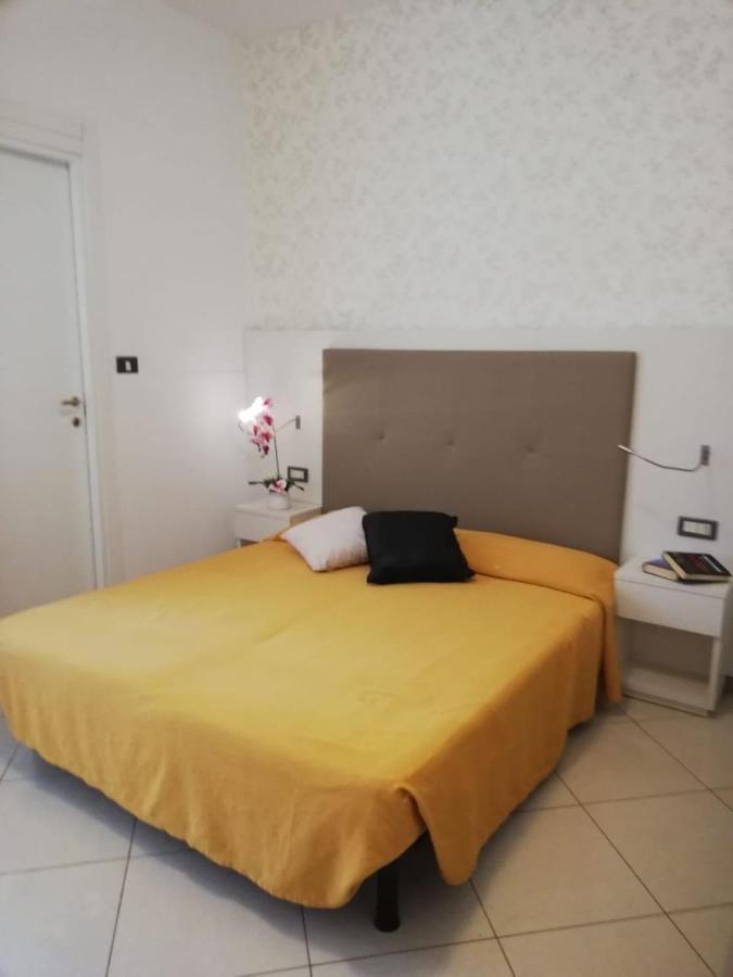 Hotel Metropol Sottomarina Buitenkant foto