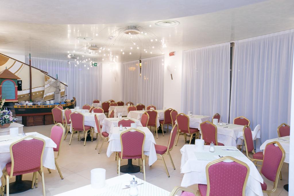 Hotel Metropol Sottomarina Buitenkant foto