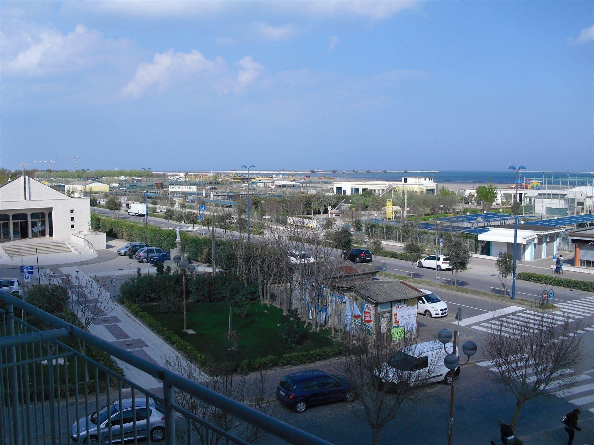 Hotel Metropol Sottomarina Buitenkant foto