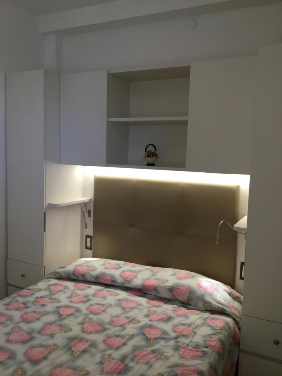 Hotel Metropol Sottomarina Buitenkant foto