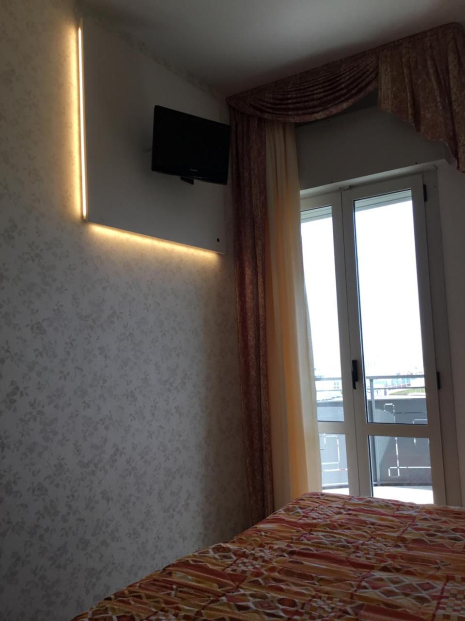 Hotel Metropol Sottomarina Buitenkant foto